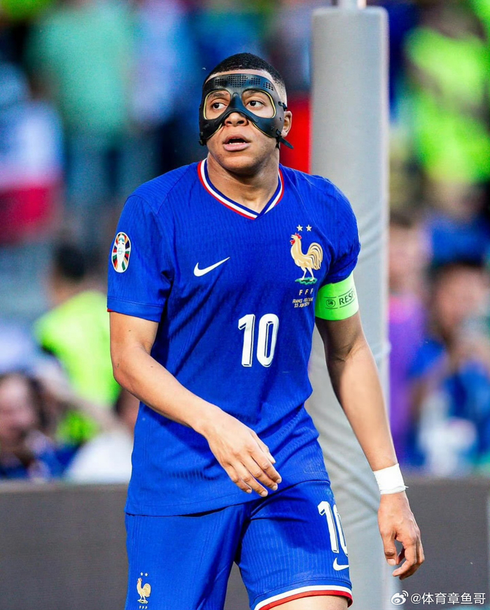 每体：法兰克福球迷在诺坎普制造骚乱，将面临欧足联的处罚（每体：法兰克福球迷在诺坎普引发骚动，或将受到欧足联处罚）