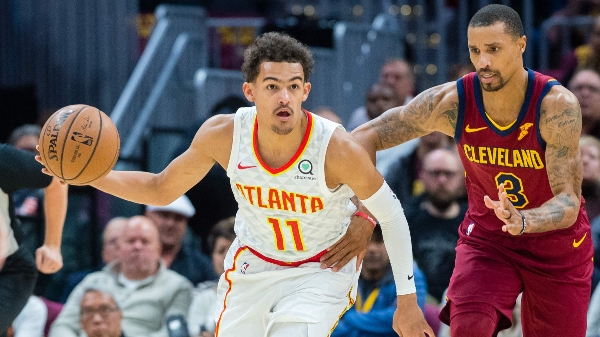 老将的作用！霍福德篮下送单臂大帽 随后快攻助攻巴特勒双手暴扣（老将风范！霍福德篮下单臂大帽，快攻助巴特勒双手暴扣）