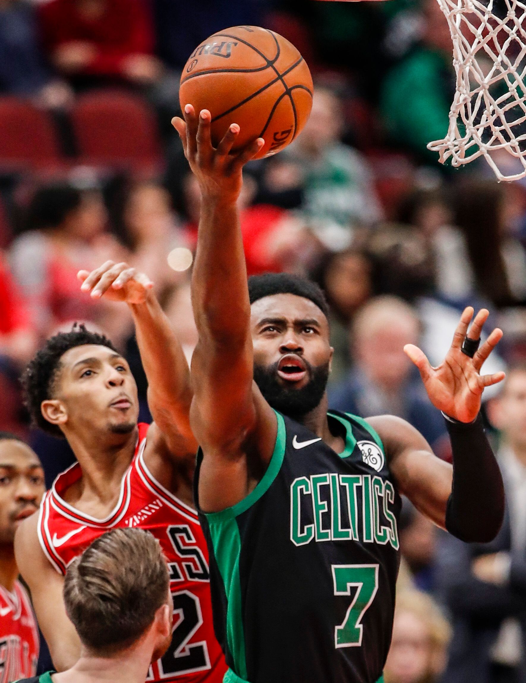 麦克托米奈：尤文很优秀，但那不勒斯得继续提升达到更高高度（麦克托米奈：尤文表现出色，那不勒斯还需提升才能更上一层楼）