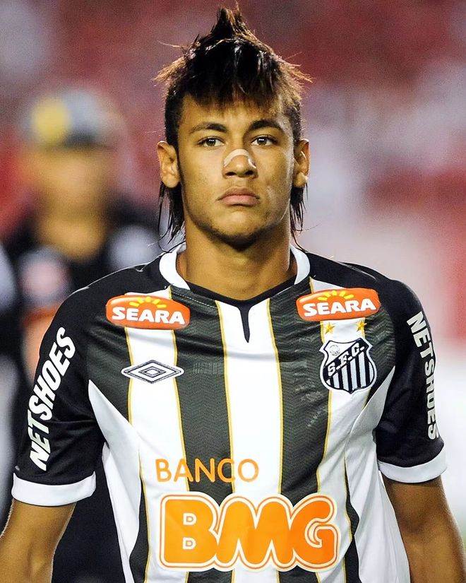 铜梁区政协人士：下一步将围绕中超主场设施升级等课题调研（铜梁区政协人士表示，下一阶段将围绕中超主场设施升级等展开调研）