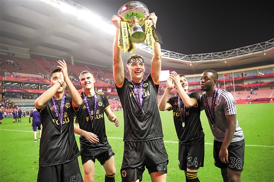 尤尔曼德：我们只有四五个有经验的球员，球队为赢付出了全部（尤尔曼德：仅四五人经验老到，全队为胜拼尽全力）