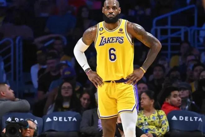 追平切尔西升英超第6！B费2射1传一战造2大神迹，曼联4-1复仇狼队（曼联4-1复仇狼队，B费梅开二度并送助攻缔造两大纪录，红魔追平切尔西升至英超第六）