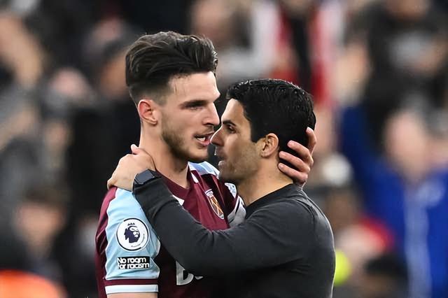 斯科蒂·巴恩斯展现全面实力（斯科蒂·巴恩斯尽显全能身手）