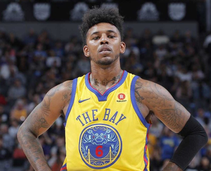 足球国足球员留洋传闻不断，多支球队有意引进（国脚留洋传闻频出，多队有意引进）