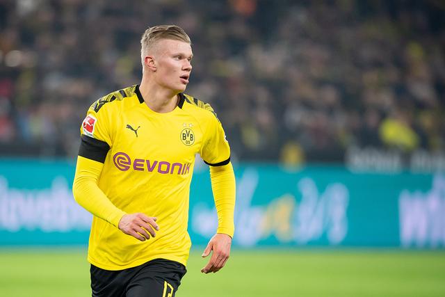 拜仁莱万多夫斯基关键进球锁定胜局（莱万致胜球助拜仁全取三分）